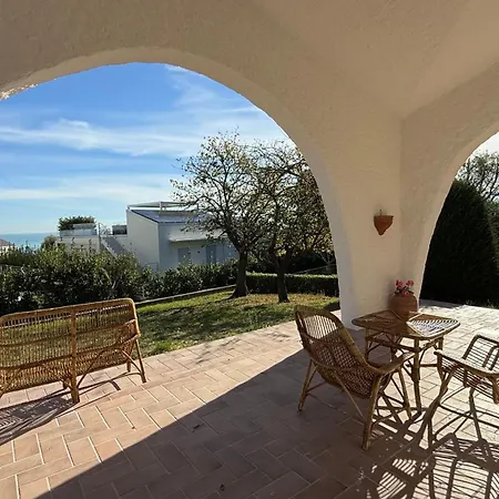N272 - Numana, Meravigliosa Con Giardino E Vista Mare * نومانا